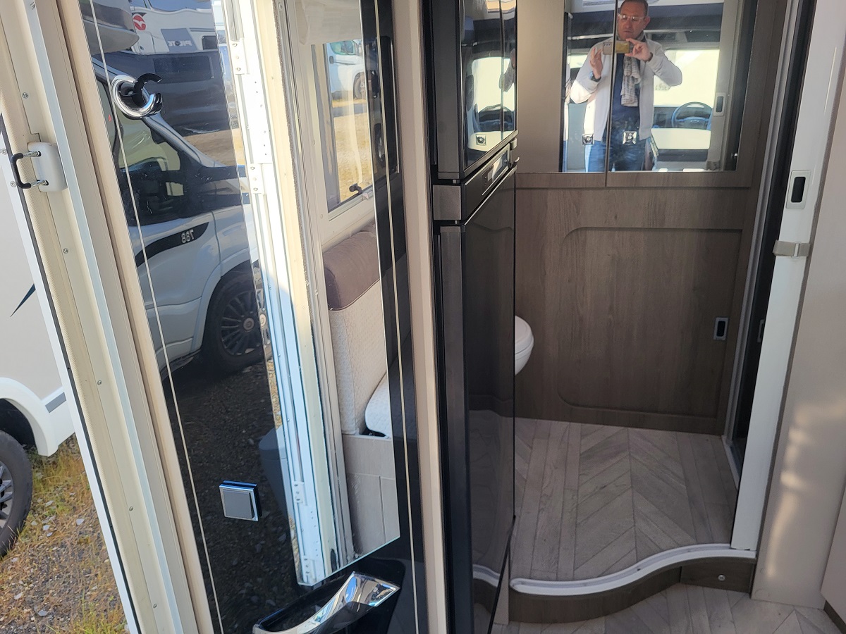 0000001916_profile_challenger_250_graphite_ford_transit_2_0l_170cv_20207.jpg