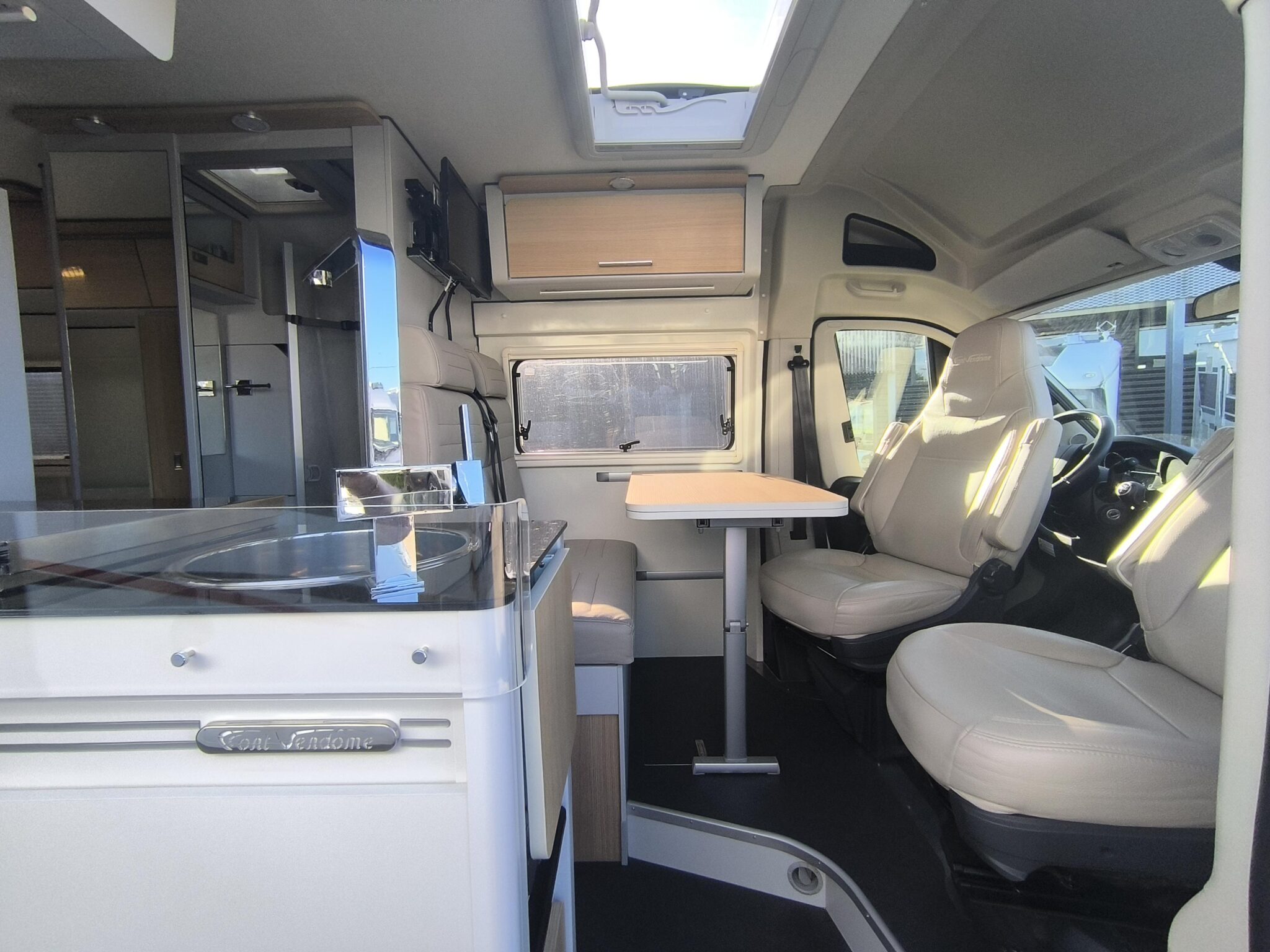 0000007041_fourgon_font_vendome_leadercamp_elegance_fiat_ducato_2_3_l_140_cv_20206.jpg