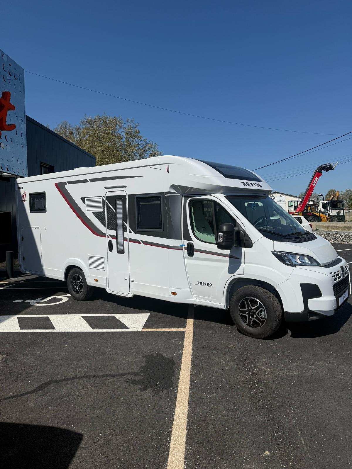 0000012698_profile_rapido_666_f_fiat_ducato_2_2l_140_bva_20253.jpg