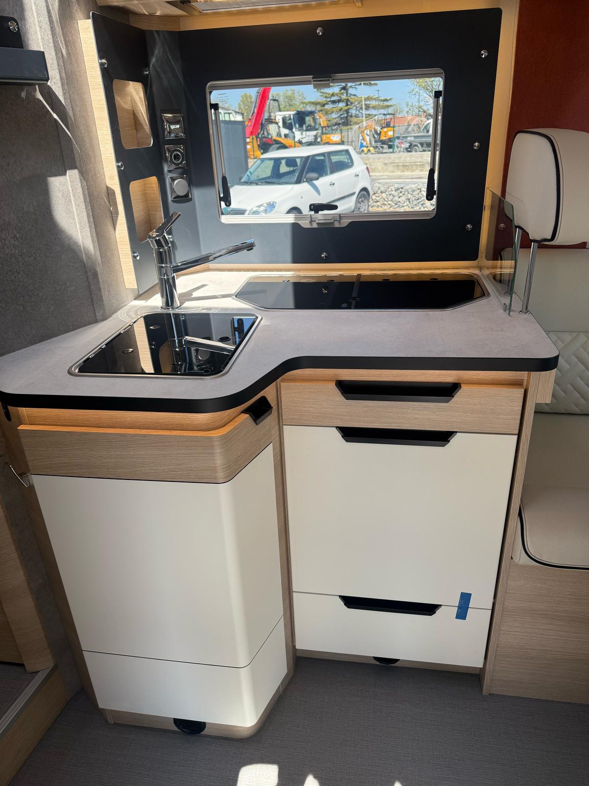 0000012698_profile_rapido_666_f_fiat_ducato_2_2l_140_bva_20256.jpg