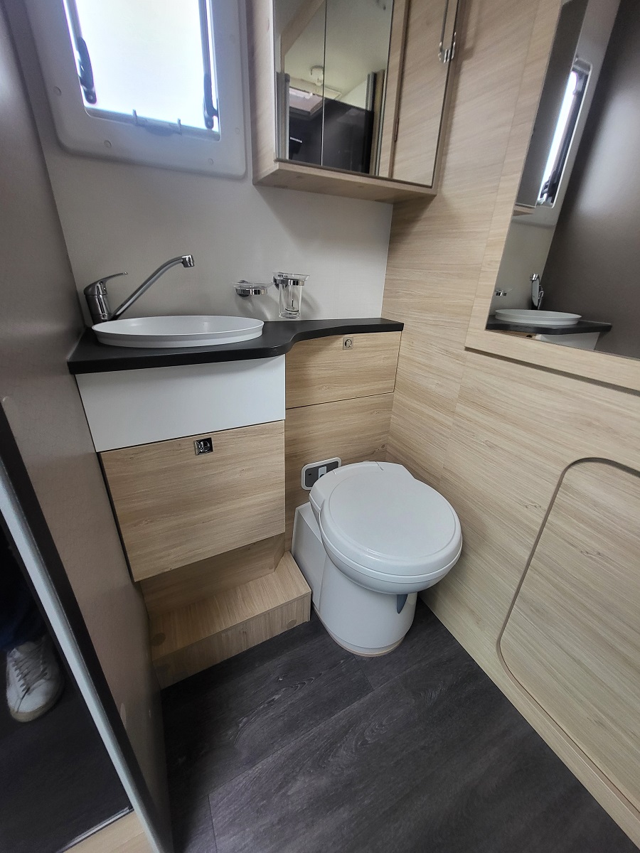 0000010975_profile_chausson_650_titanium_vip_fiat__2_3l_140cv_202119.jpg