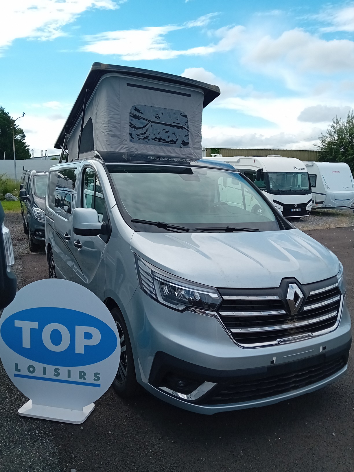 0000011919_van_font_vendome_autocamp_renault_2_0l_150cv_bva_20241.jpg