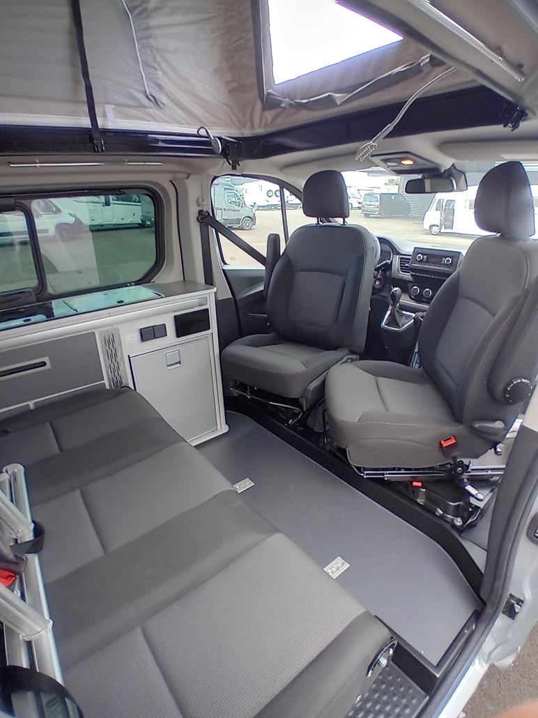 0000011919_van_font_vendome_autocamp_renault_2_0l_150cv_bva_20242.jpg