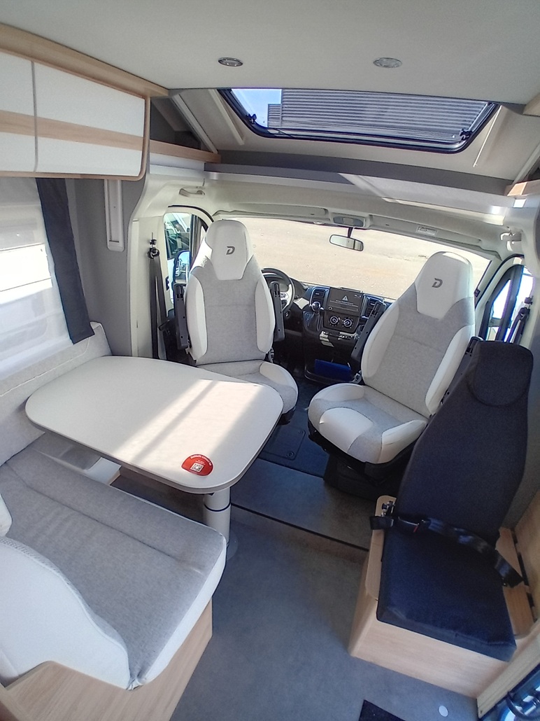 0000012737_profile_dethleffs_just_t_7052_eb_fiat_ducato_2_2l_140cv_20253.jpg