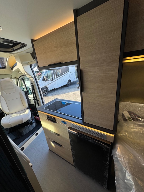 0000012739_fourgon_dreamer_d43_up_fun_peugeot_2_2l_140cv_bva_202513.jpg