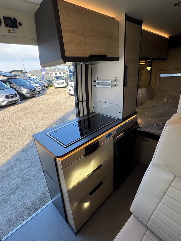 0000012739_fourgon_dreamer_d43_up_fun_peugeot_2_2l_140cv_bva_20259.jpg