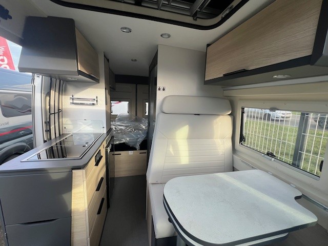 0000012746_fourgon_dreamer_d43_up_fun_peugeot_2_2l_140cv_bva_20255.jpg