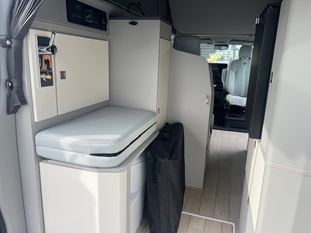 0000012987_van_westfalia_kelsey_ford_v710_2_0l_136cv_20254.jpg