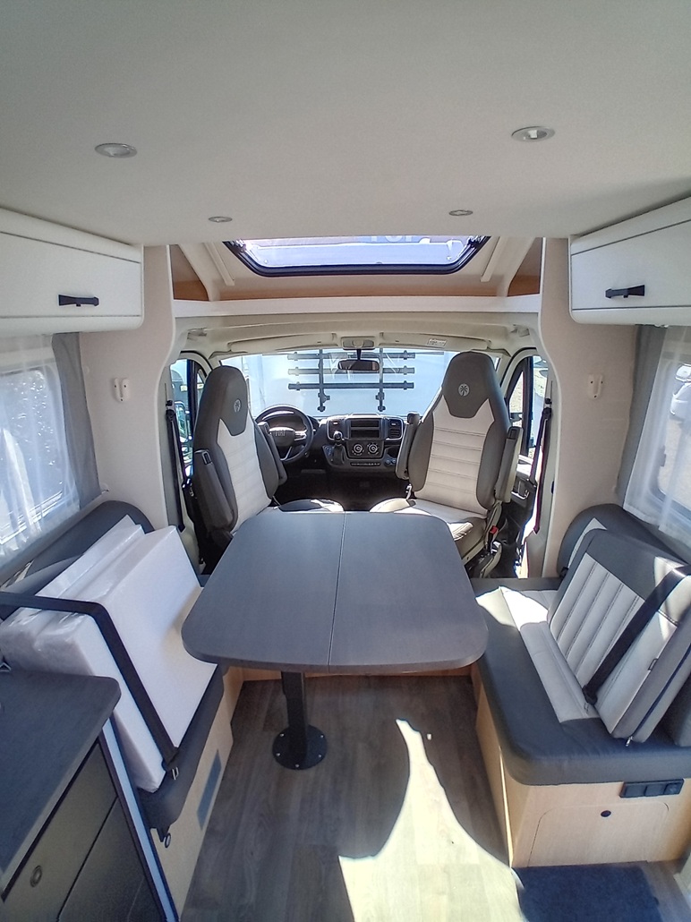 0000013355_profile_sunlight_t_69_lc_adventure_edition_fiat_2_2l_140cv_bva_20253.jpg
