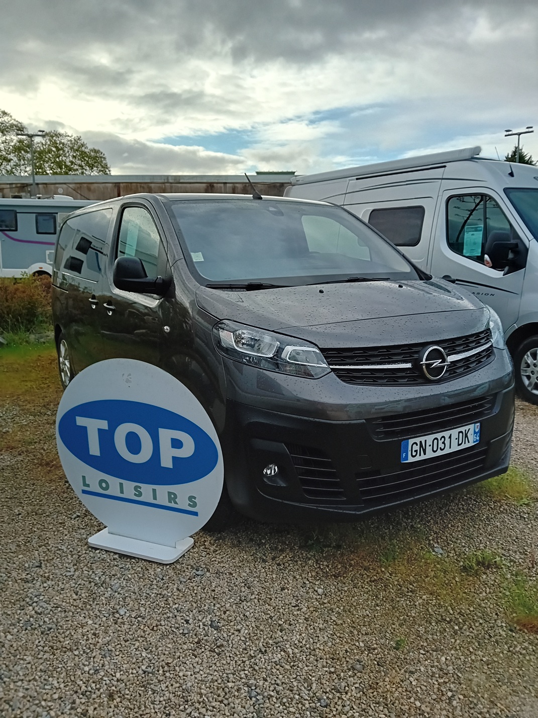 0000013628_van_geovan_geovan_vivaro_opel_vivaro_2_0l_145cv_20231.jpg