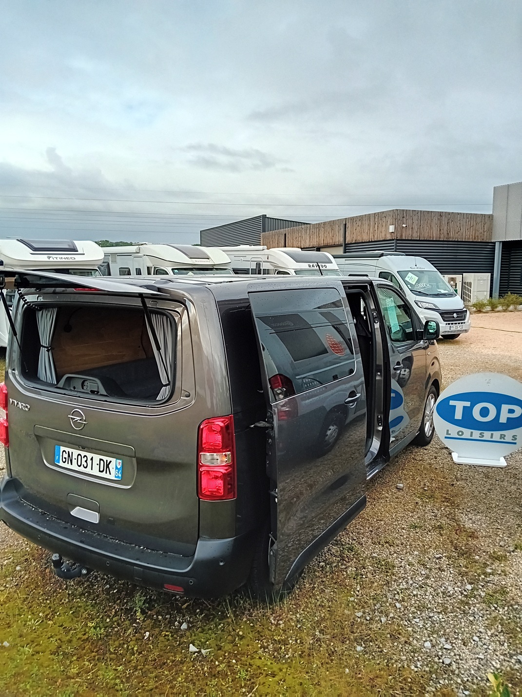 0000013628_van_geovan_geovan_vivaro_opel_vivaro_2_0l_145cv_20232.jpg