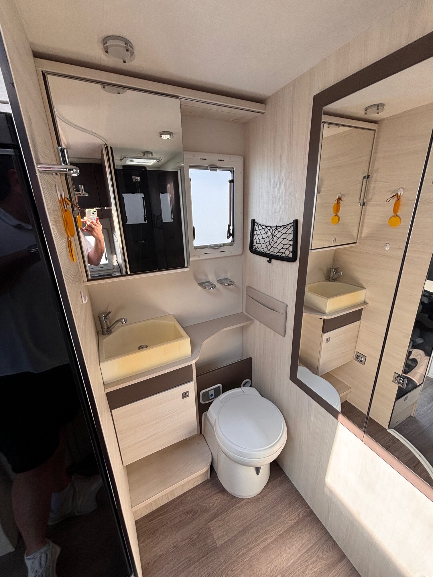 0000002199_profile_challenger_mageo_170_ford_transit_2_0l_130cv_20202.jpg