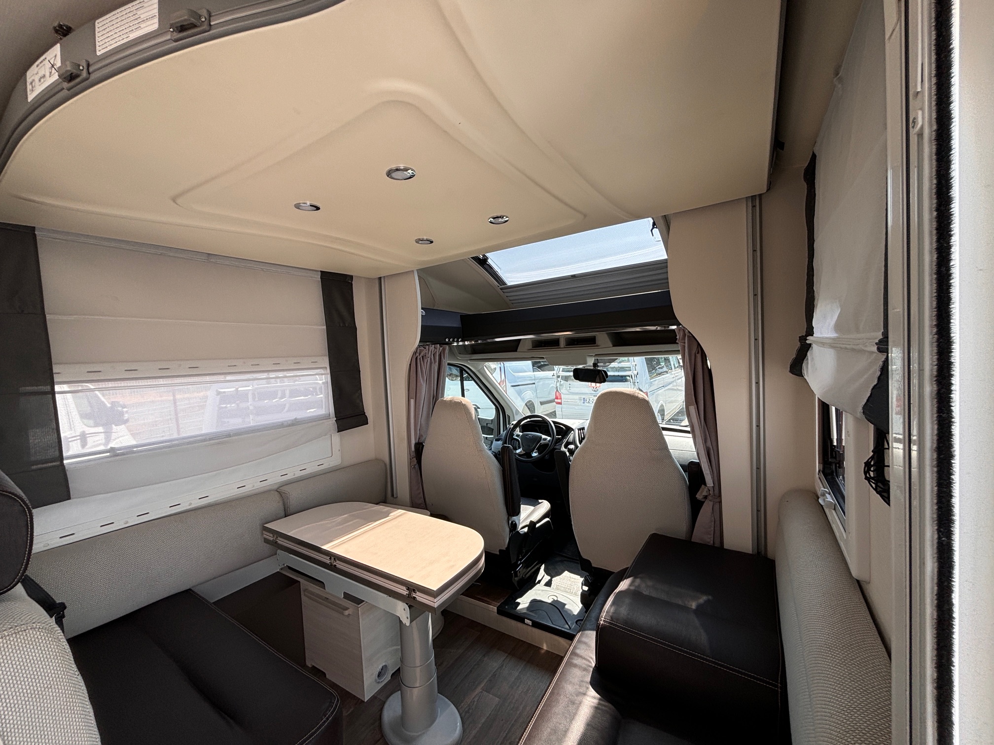 0000002199_profile_challenger_mageo_170_ford_transit_2_0l_130cv_20206.jpg