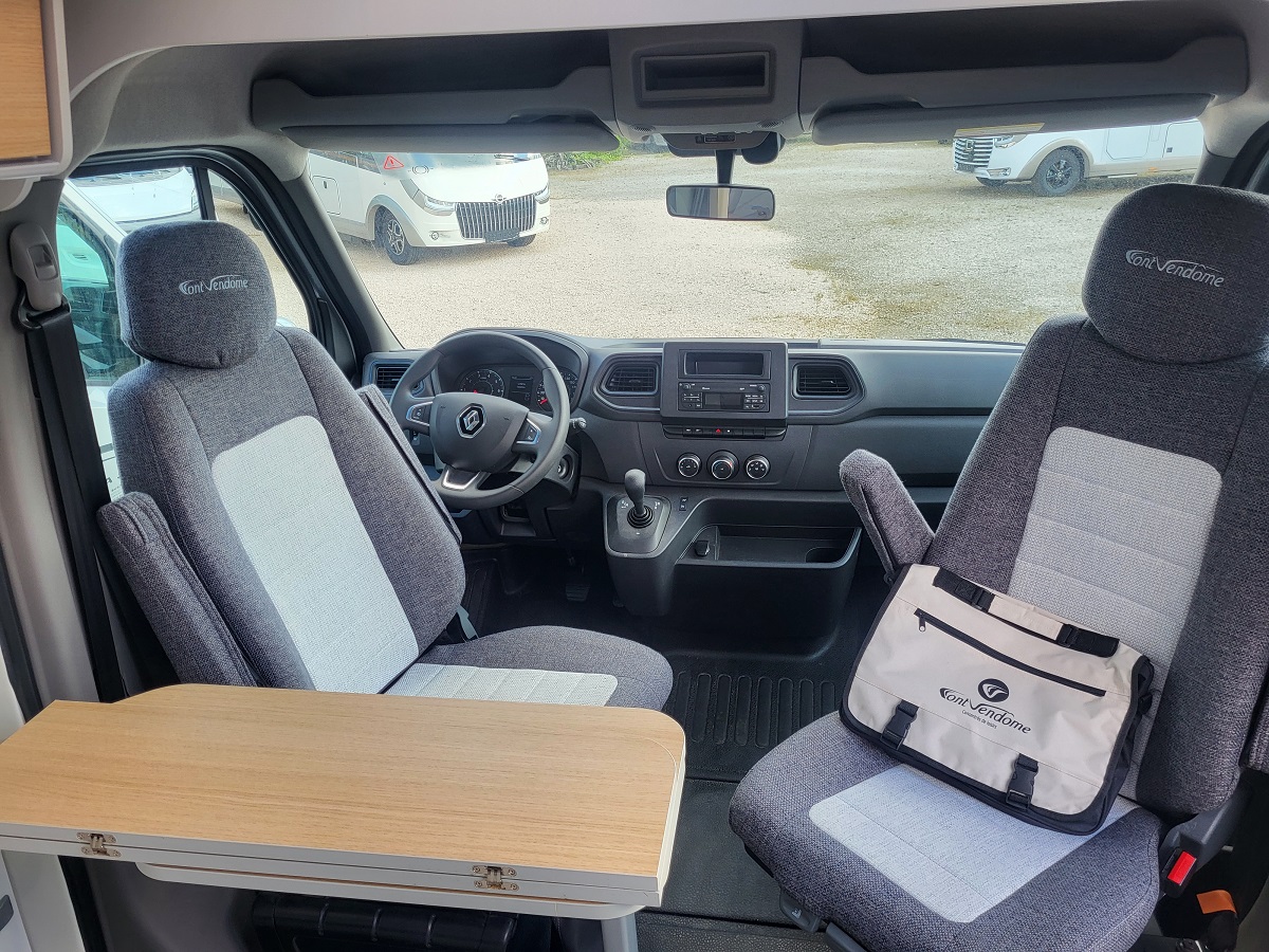 0000008679_fourgon_font_vendome_mastervan_duo_renault_2_3l_150cv_bva_20226.jpg