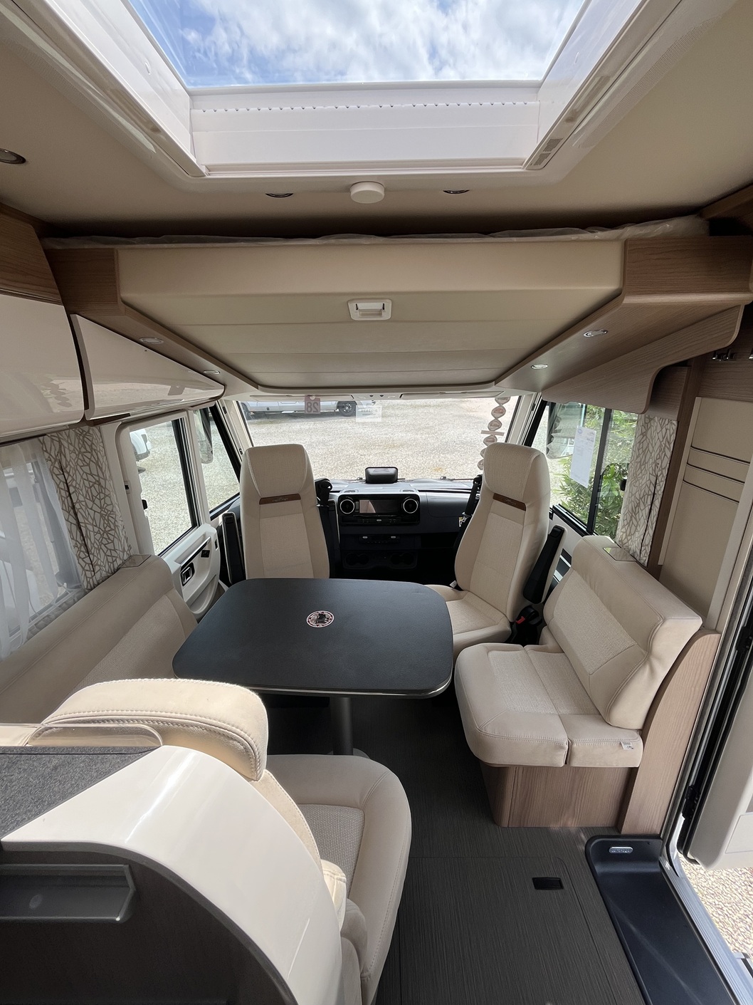 0000013413_integral_carthago_c2_tourer_148_rb_qb_mercedes_2_0l_170cv_bva_20259.jpeg