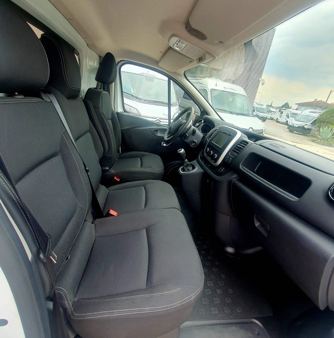 0000013904_van_le_van_landais_le_van_landais_renault_trafic_120cv_20218.jpg