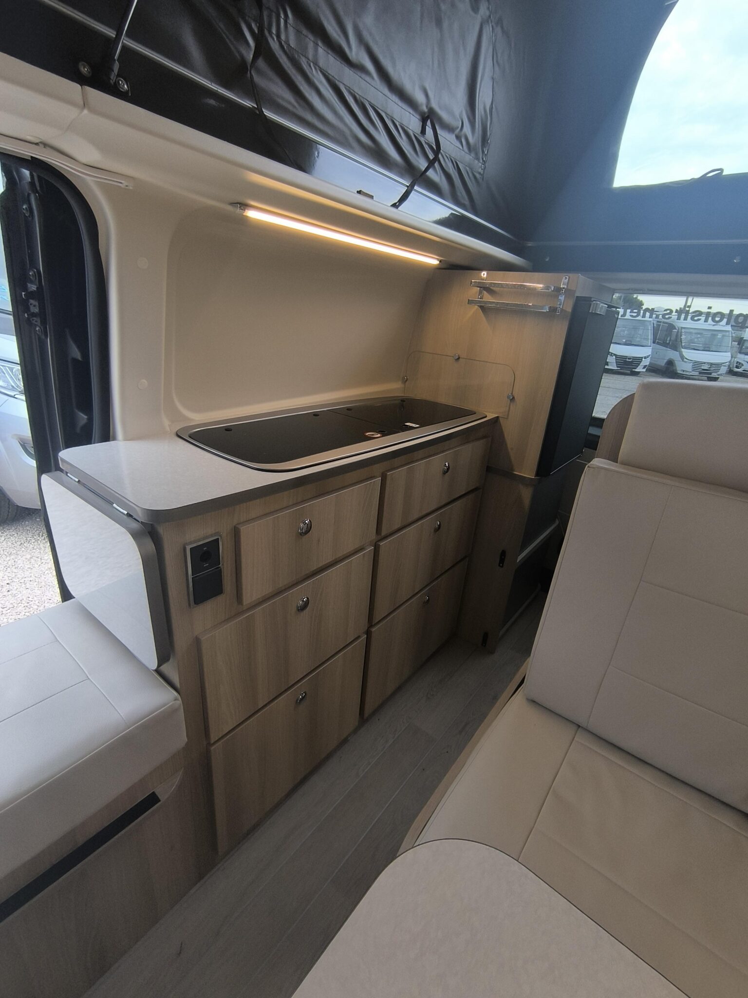 0000010157_van_dreamer_cap_life_fun_ford_custom_2_0l_130cv_202411.jpg