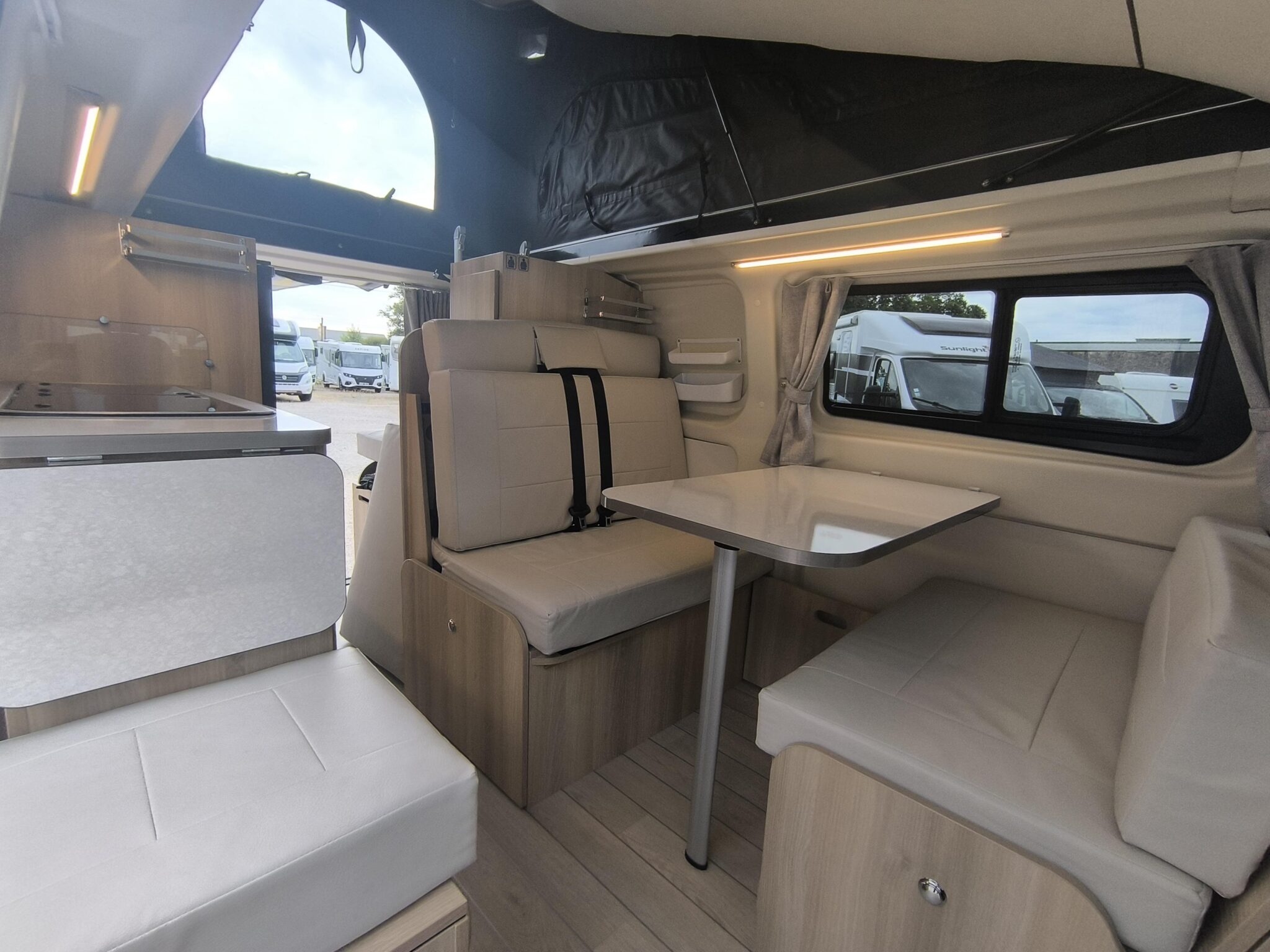 0000010157_van_dreamer_cap_life_fun_ford_custom_2_0l_130cv_20244.jpg