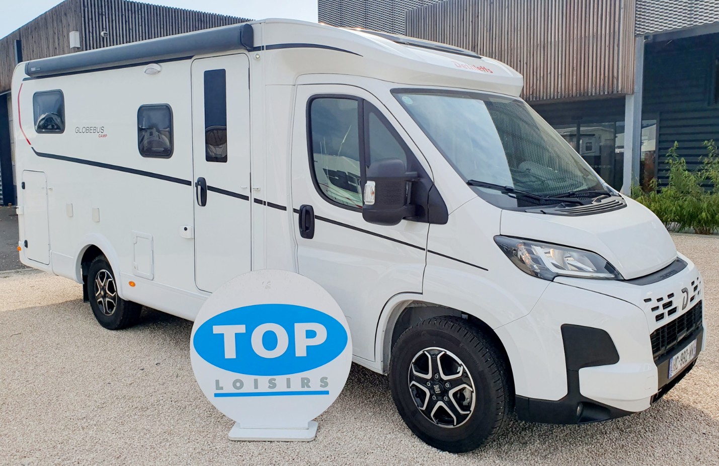 0000012942_profile_dethleffs_globebus_camp_t4_fiat_ducato_2_2l_140cv_202511.jpg