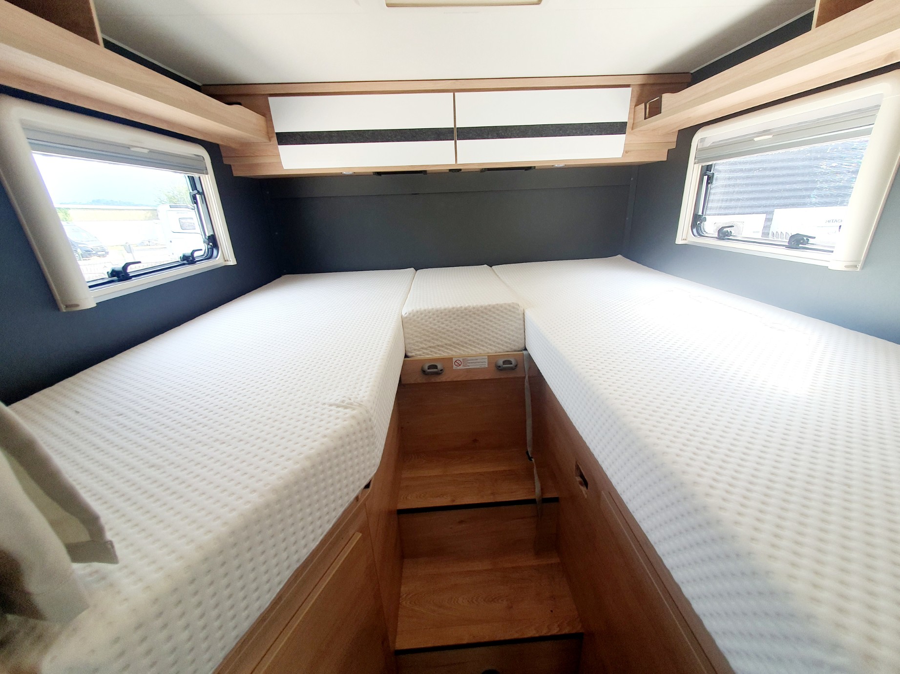 0000012942_profile_dethleffs_globebus_camp_t4_fiat_ducato_2_2l_140cv_20255.jpg