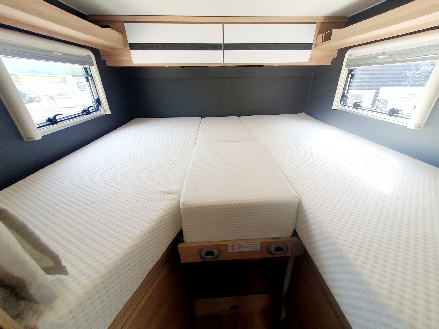0000012942_profile_dethleffs_globebus_camp_t4_fiat_ducato_2_2l_140cv_20256.jpg