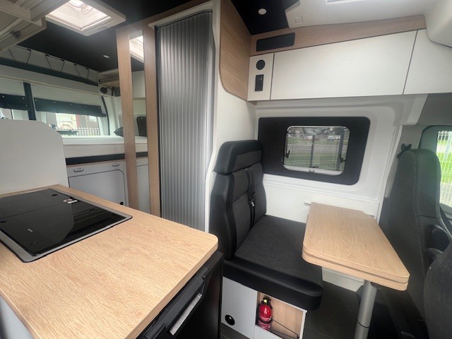 0000011351_fourgon_pilote_a603g_atlas_ford_transit_2_0l_170cv_20245.jpg