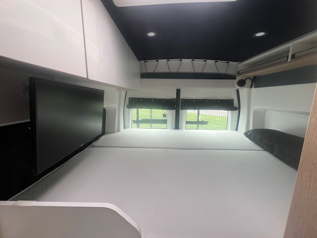 0000011351_fourgon_pilote_a603g_atlas_ford_transit_2_0l_170cv_20249.jpg