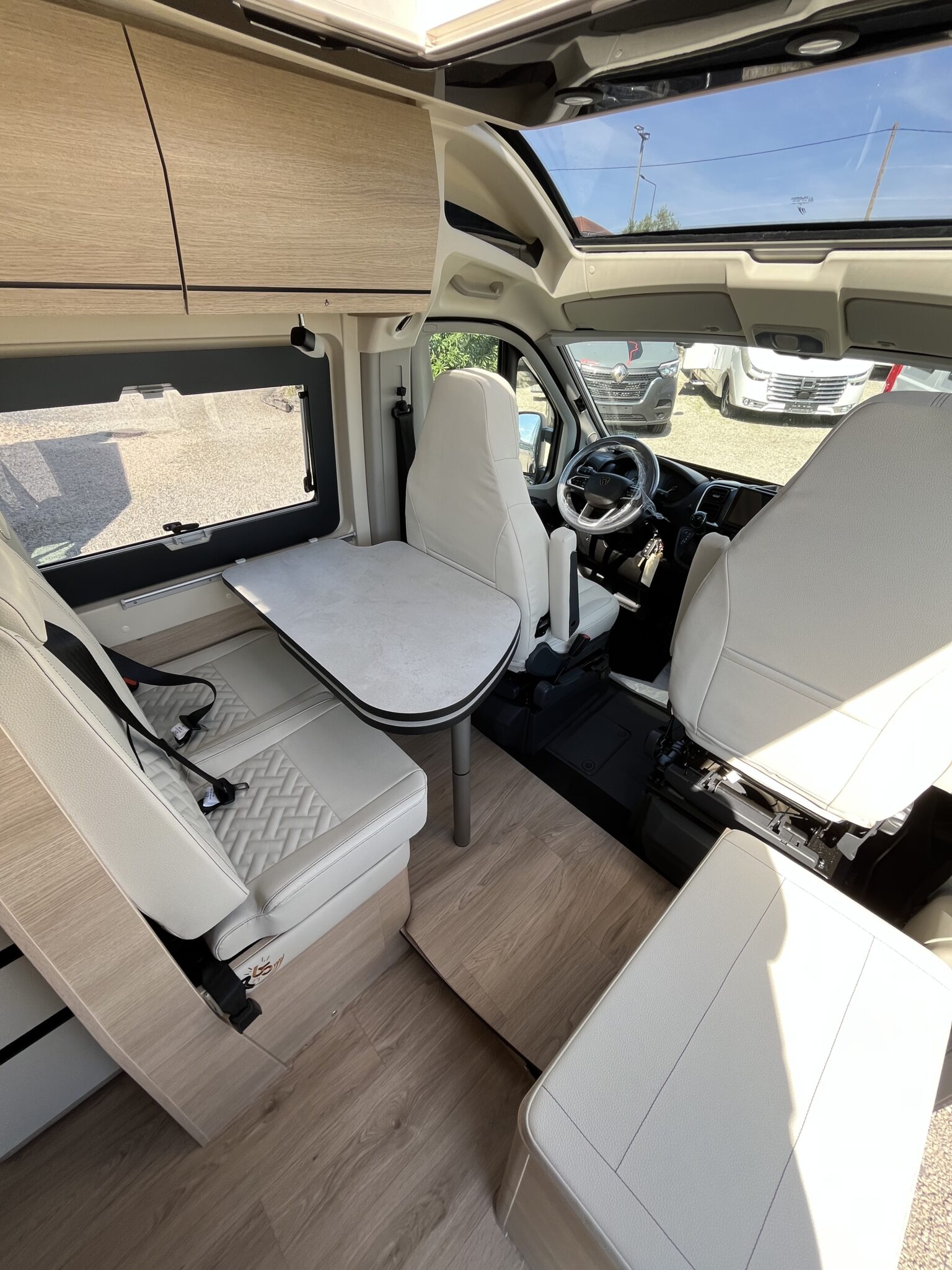 0000013723_fourgon_rapido_v62_65ans_peugeot_2_2l_140cv_bva_20266.jpeg