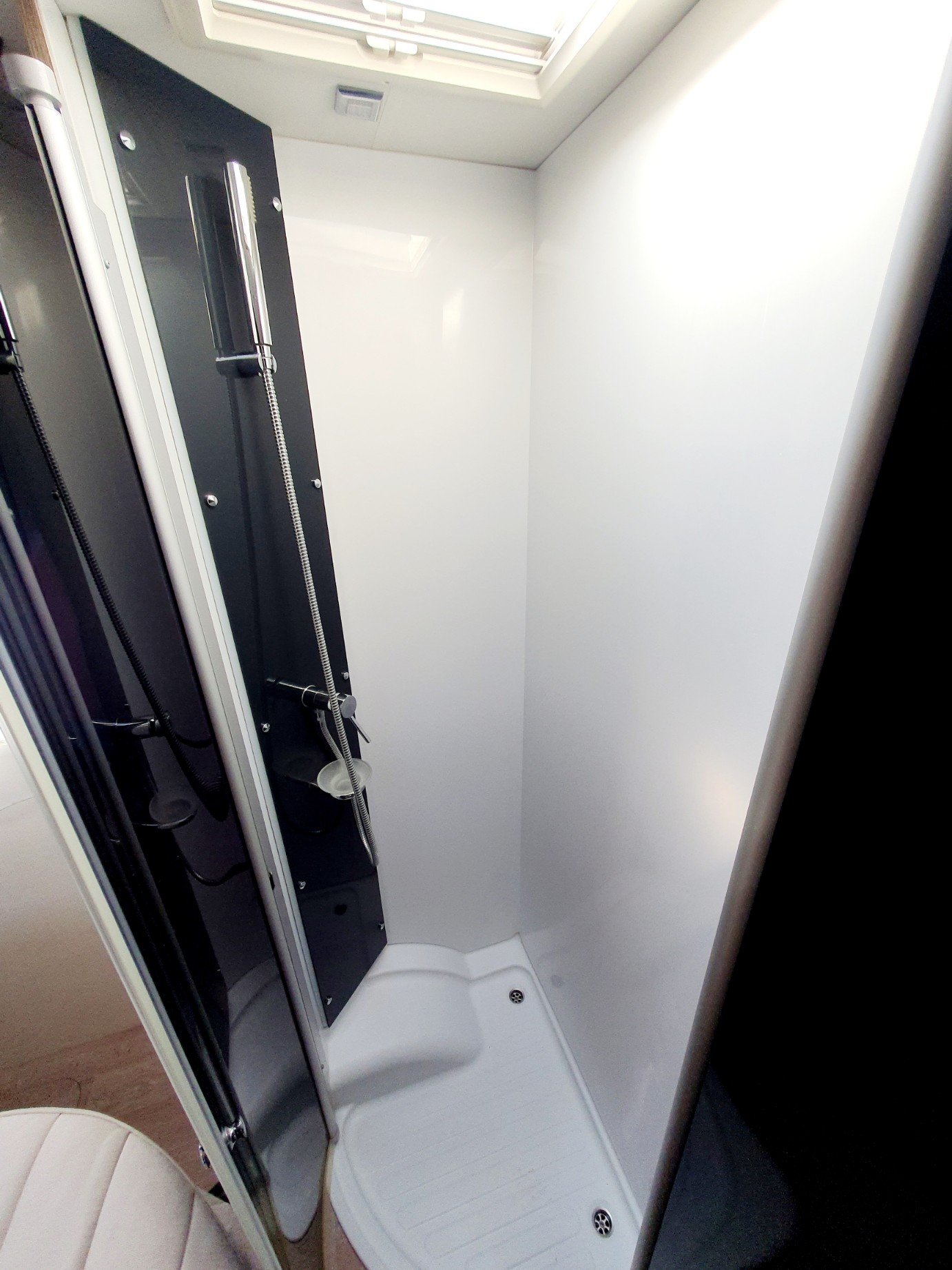 0000013866_profile_chausson_628eb_flash_ford_euro5_2_2l_155cv_20166.jpg