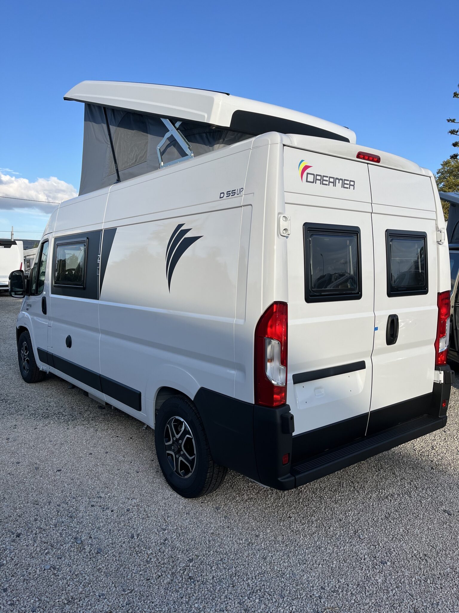 0000014017_fourgon_dreamer_d55_up_fun_peugeot_2_2l_140cv_bva_20263.jpeg