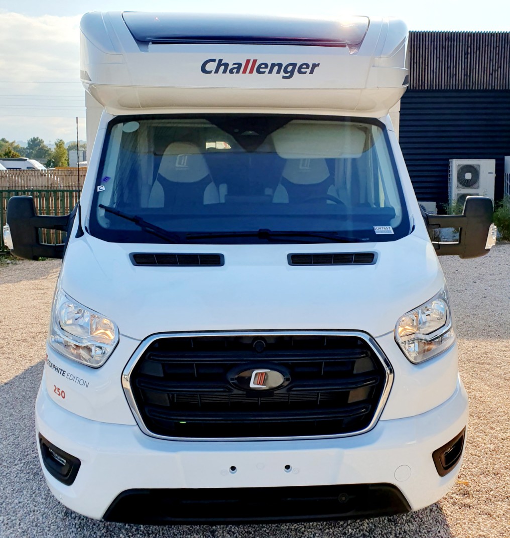 0000014083_profile_challenger_250_graphite_ford_2_0l_165cv_bva_20262.jpg