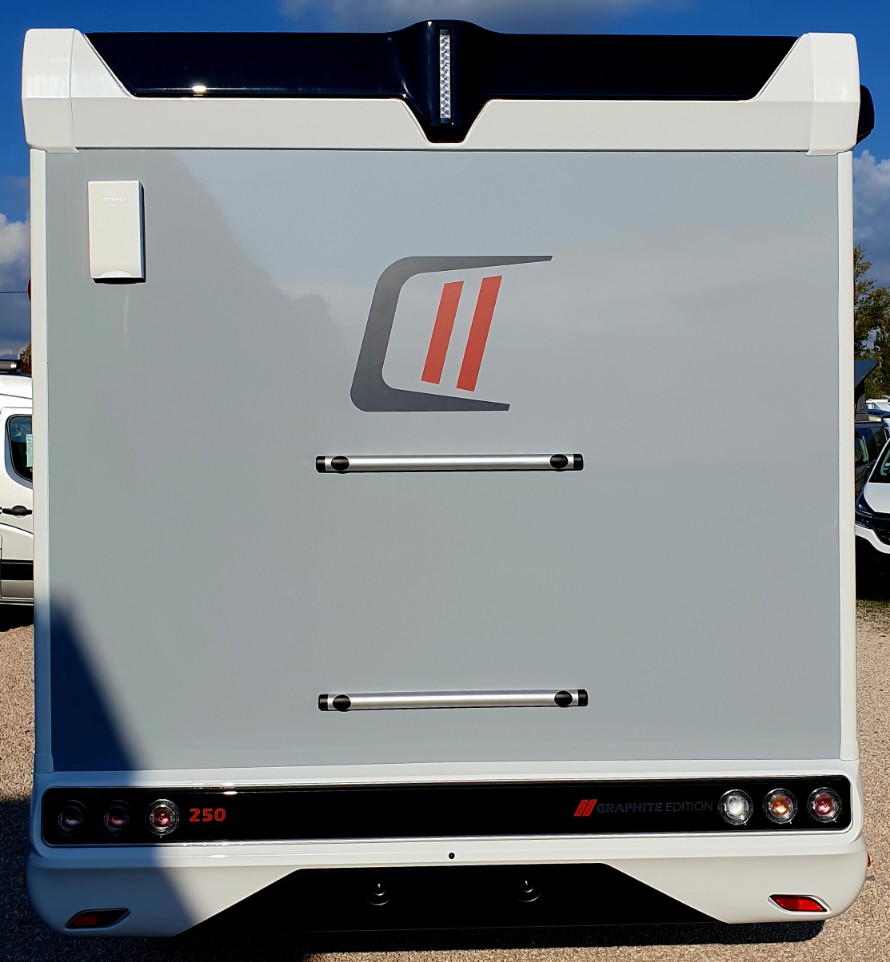0000014083_profile_challenger_250_graphite_ford_2_0l_165cv_bva_20263.jpg