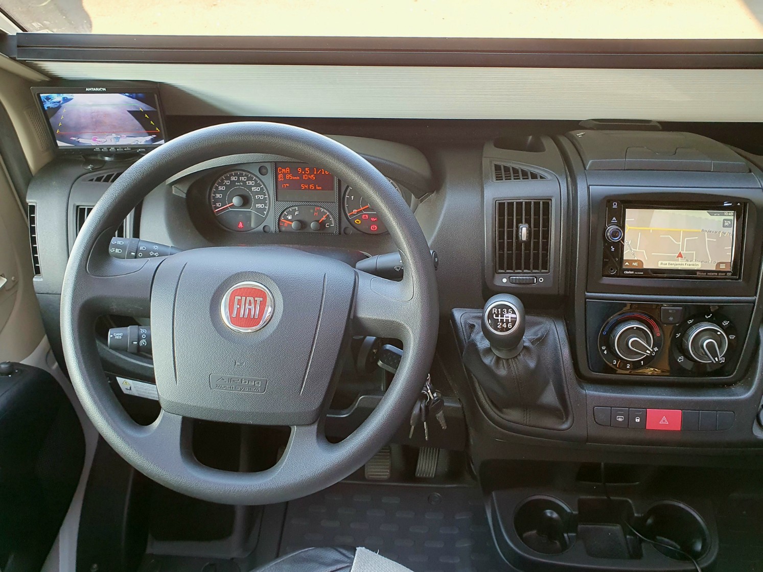 0000014096_profile_mc_louis_mc4_321_fiat_ducato_2_3l_130cv_20195.jpg
