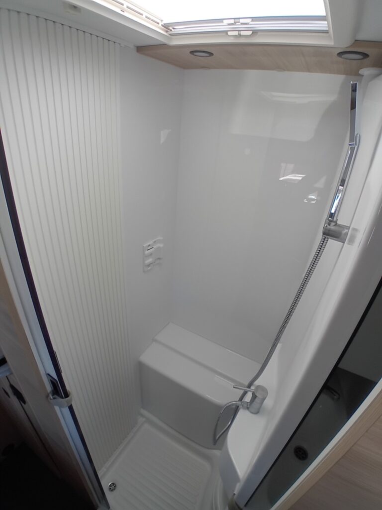 0000013310_profile_challenger_s215_break_edition_ford_2_0l_130cv_bva_20255