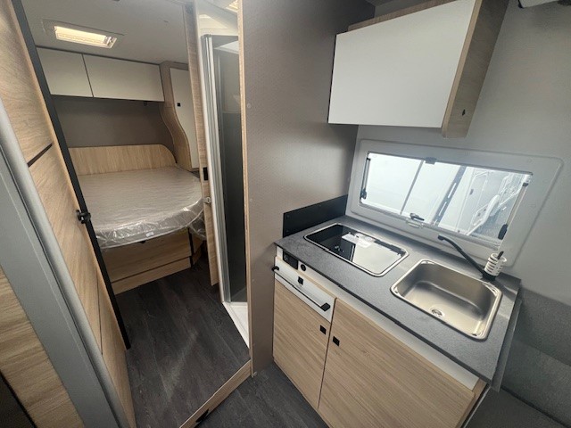 0000013326_profile_challenger_318_anniversary_fiat_2_2l_140cv_bva_20256