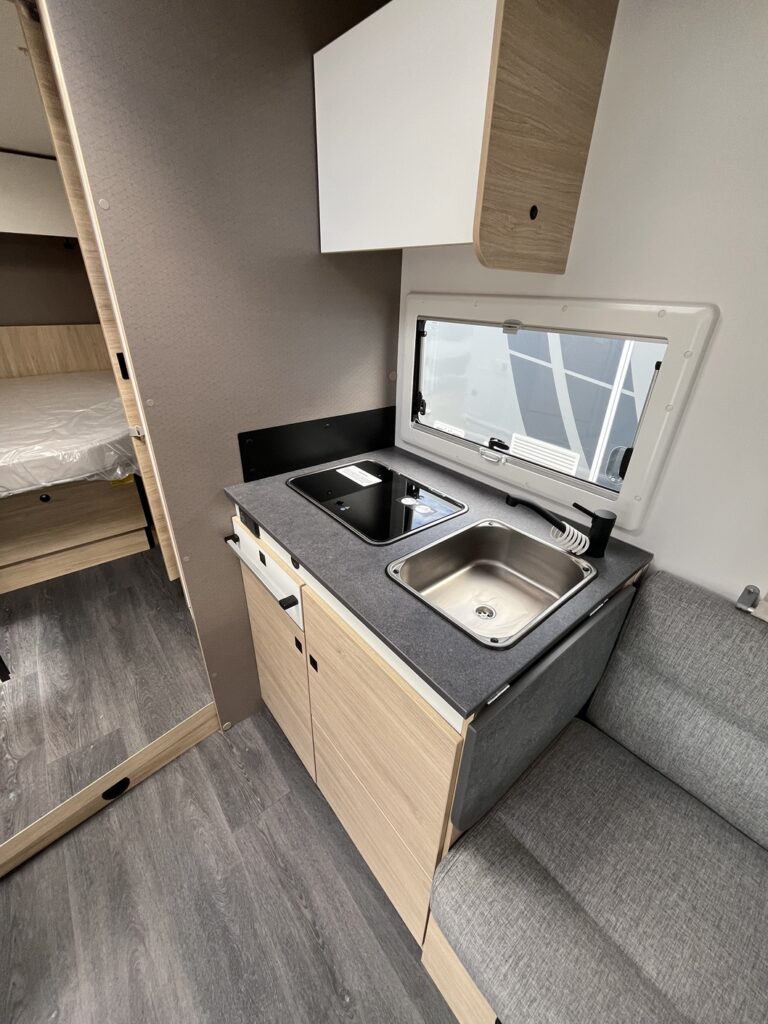 0000013327_profile_challenger_318_anniversary_fiat_2_2l_140cv_bva_20259