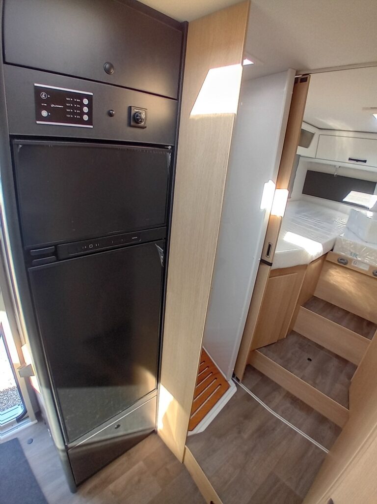 0000013357_profile_sunlight_t_68_c_adventure_edition_fiat_2_2l_140cv_bva_20256