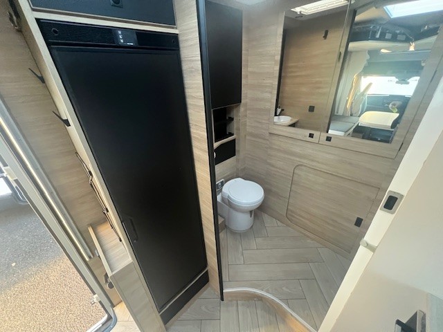 0000013947_profile_challenger_270_graphite_ford_2_0l_165cv_bva_20267