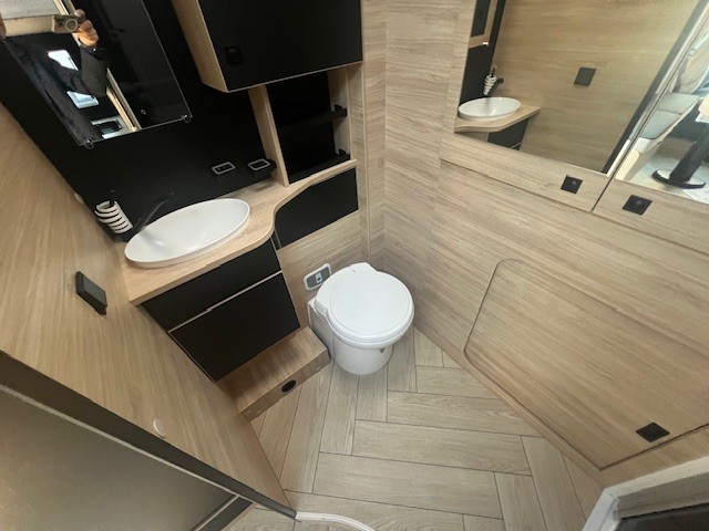 0000013947_profile_challenger_270_graphite_ford_2_0l_165cv_bva_20268