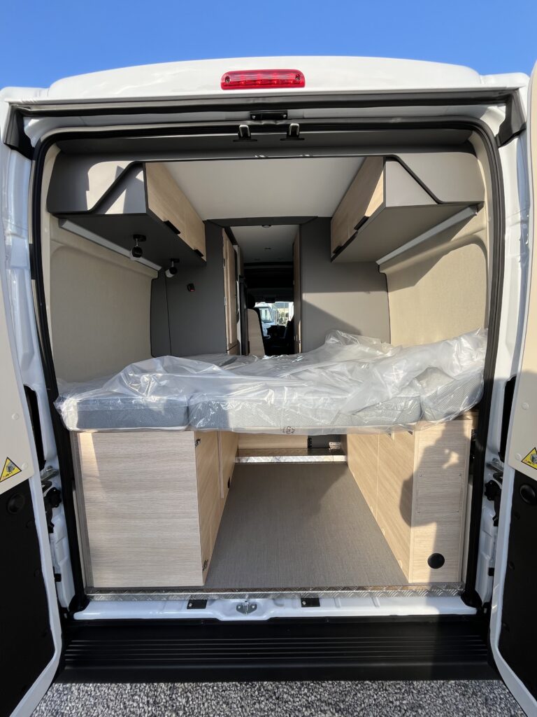 0000014017_fourgon_dreamer_d55_up_fun_peugeot_2_2l_140cv_bva_20265