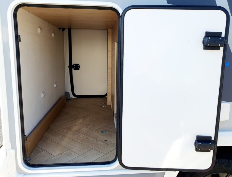 0000014083_profile_challenger_250_graphite_ford_2_0l_165cv_bva_20264