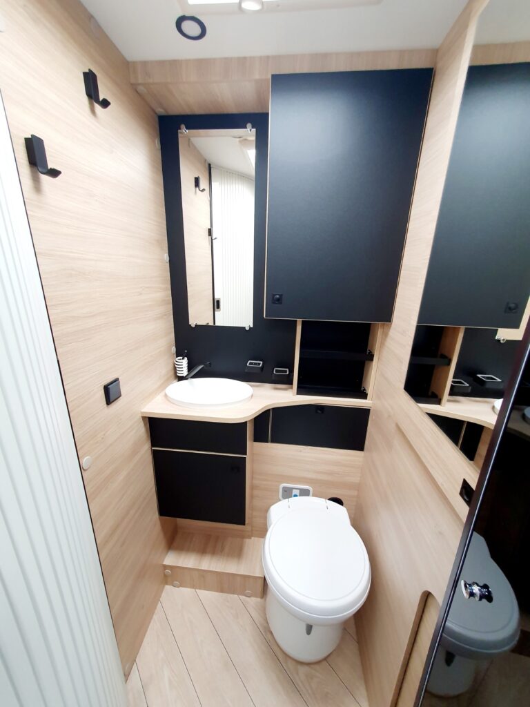 0000014083_profile_challenger_250_graphite_ford_2_0l_165cv_bva_20266