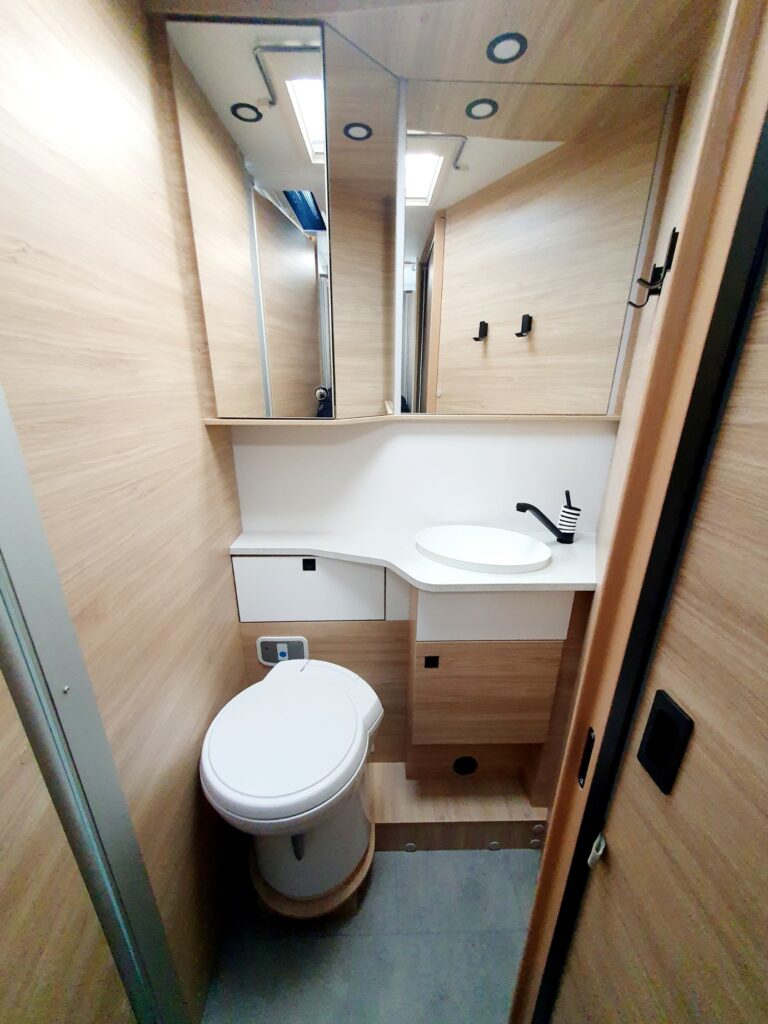 0000014085_profile_challenger_318_ultimate_fiat_2_2l_140cv_bva_20266