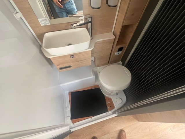 0000014138_profile_dethleffs_globebus_camp_t1_fiat_2_2l_140cv_bva_20269