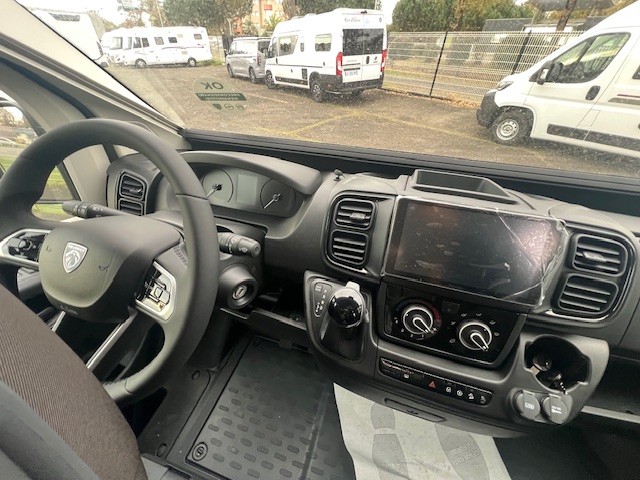 0000014228_fourgon_giotti_line_giottivan_54t_premiere_peugeot_2_2l_140cv_bva_20268.jpg