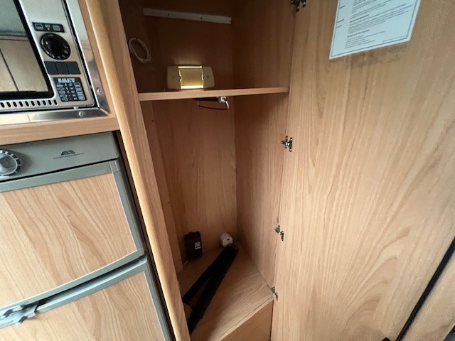 0000014875_profile_burstner_delfin_680_renault_3_0_dci_140cv_200611