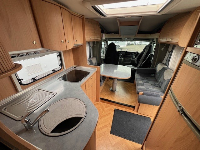 0000014875_profile_burstner_delfin_680_renault_3_0_dci_140cv_20065