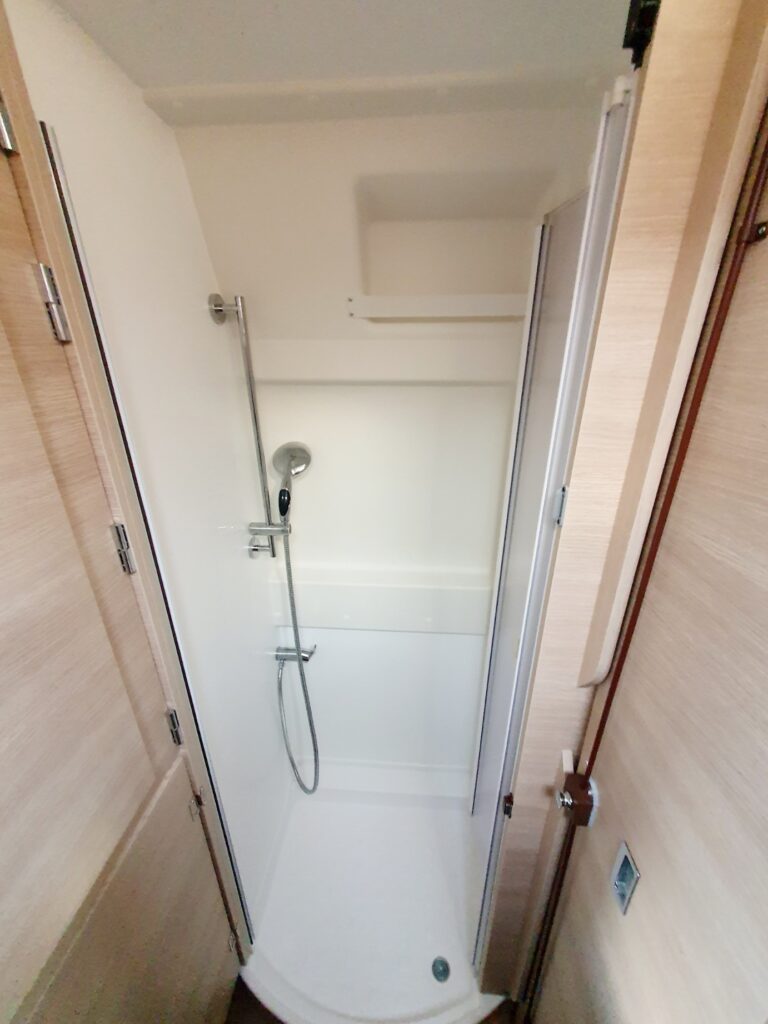 0000013720_fourgon_rapido_v55_peugeot_2_2l_140cv_bva_202611