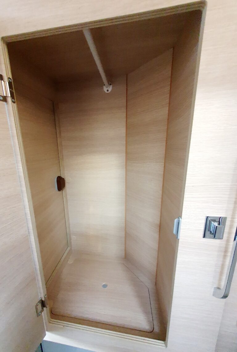 0000013720_fourgon_rapido_v55_peugeot_2_2l_140cv_bva_202612