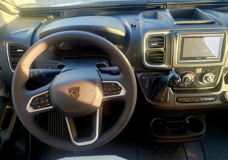 0000013720_fourgon_rapido_v55_peugeot_2_2l_140cv_bva_20266